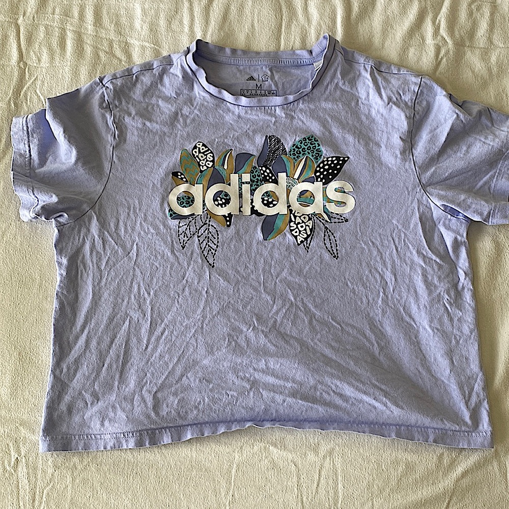 Hey guys🥰. shirt/crop top• purple,adidas, woman size medium